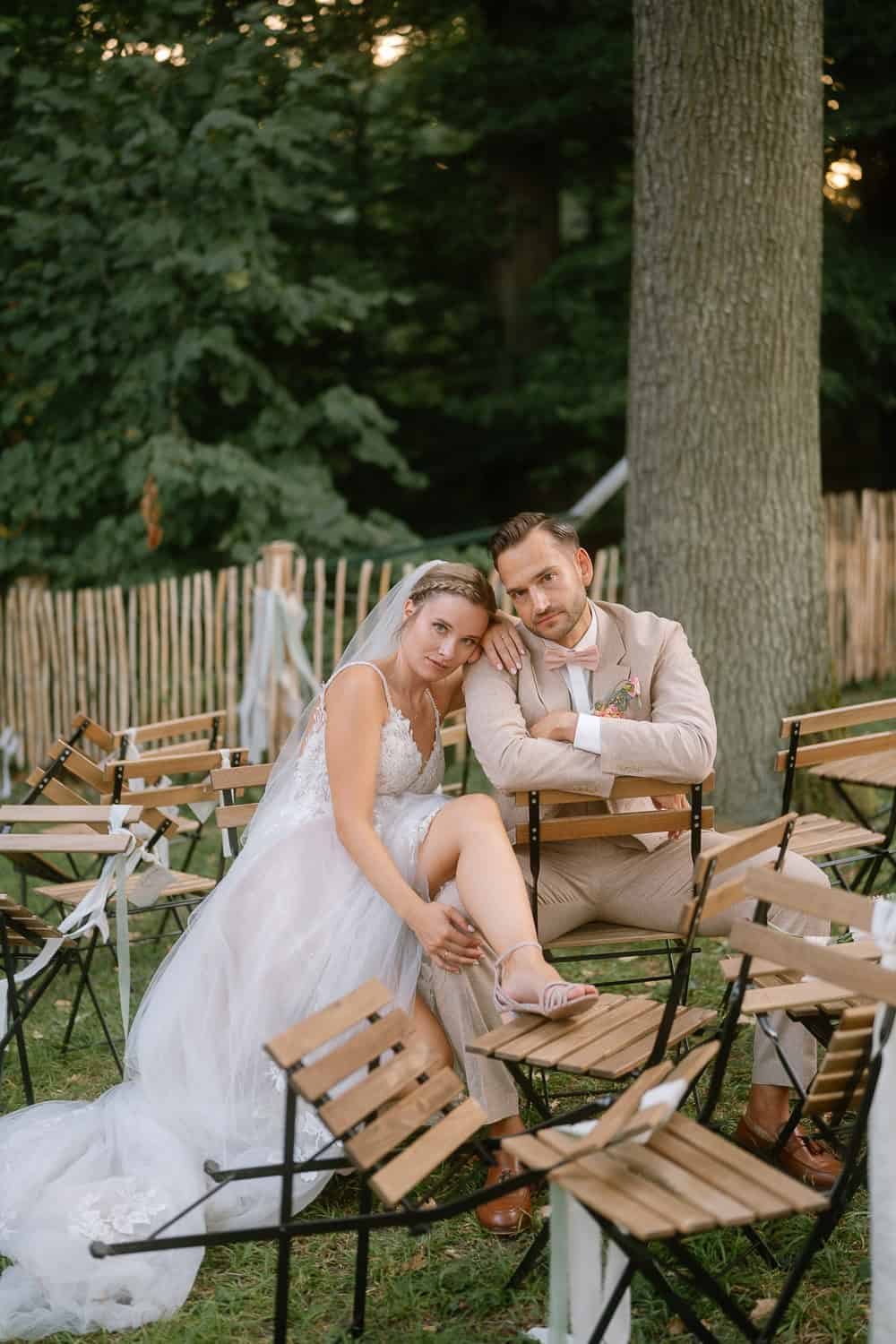 Braut und Bräutigam Hochzeit im Freien, am Roan in Wien